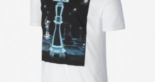 - T-shirt with round neck T14