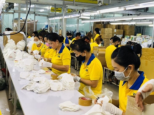 3 PRODUCING ANTIBACTERIAL CLOTH MASKS FOR EXPORT TO USA