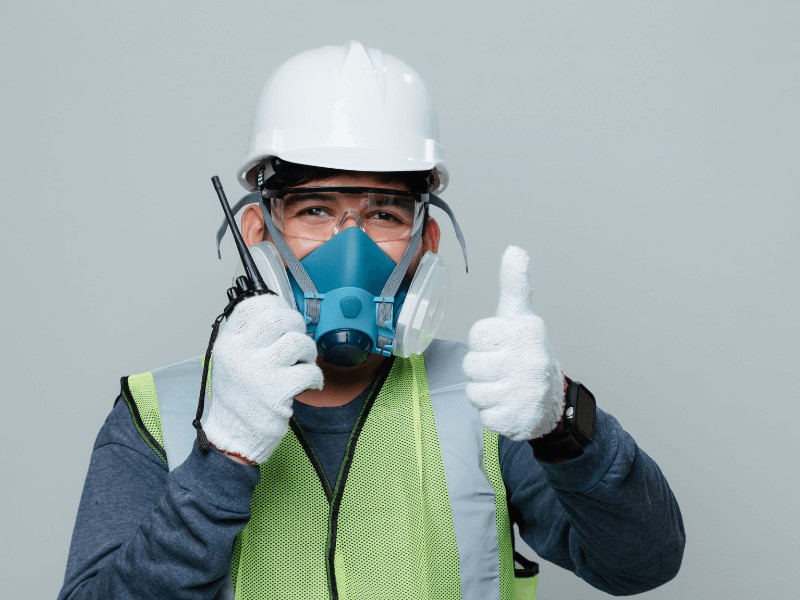 Personal protection equipment is necessary for construction employees (PPE)