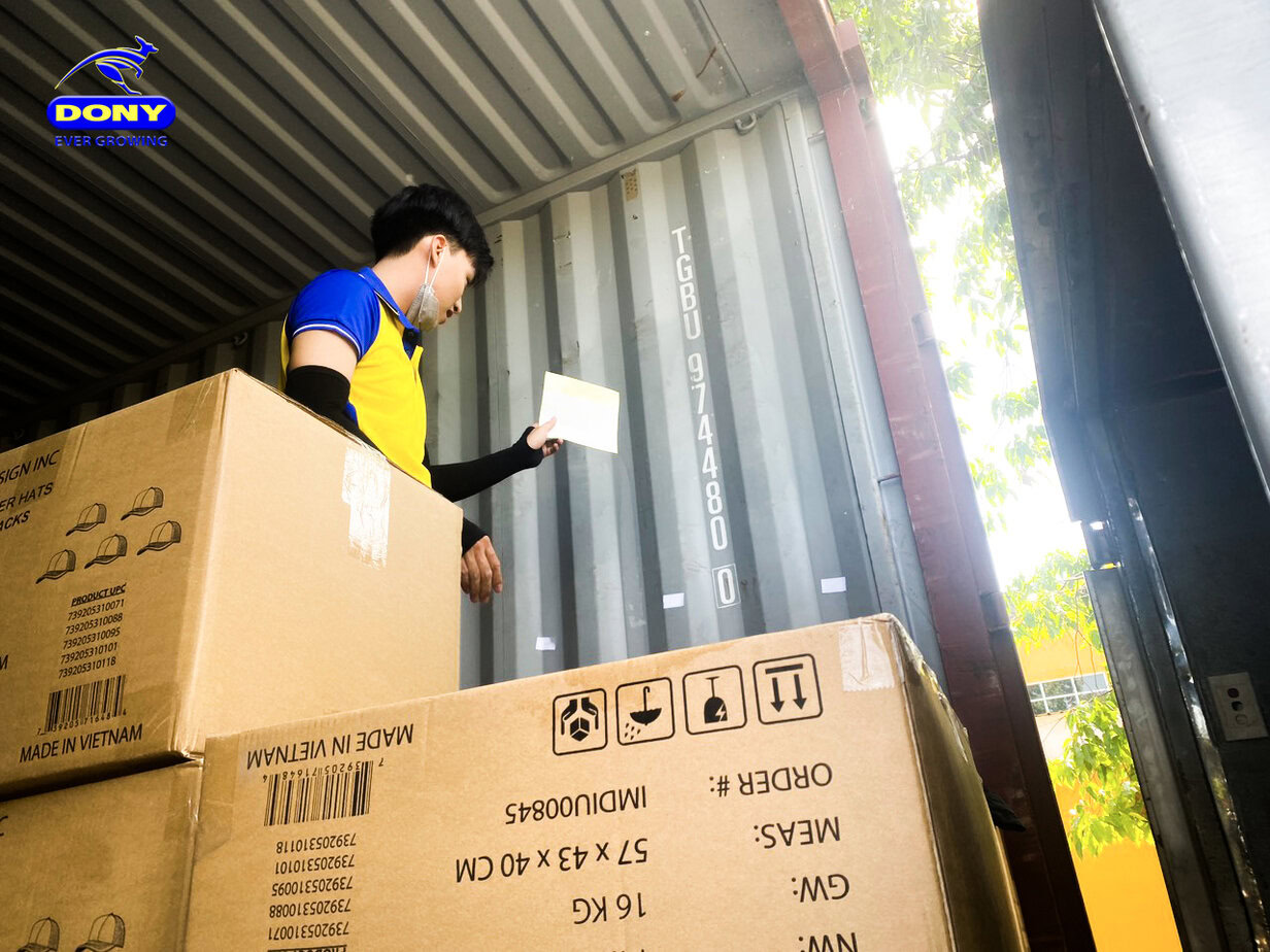 - Exporting Nearly 200.000 Hats To The US Market In The First Days Of The New Year