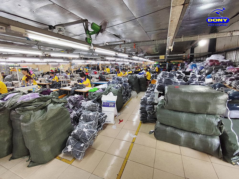 - Accessing Russian Market With The Huge Order 45,000 Polo Shirts Before The New Year