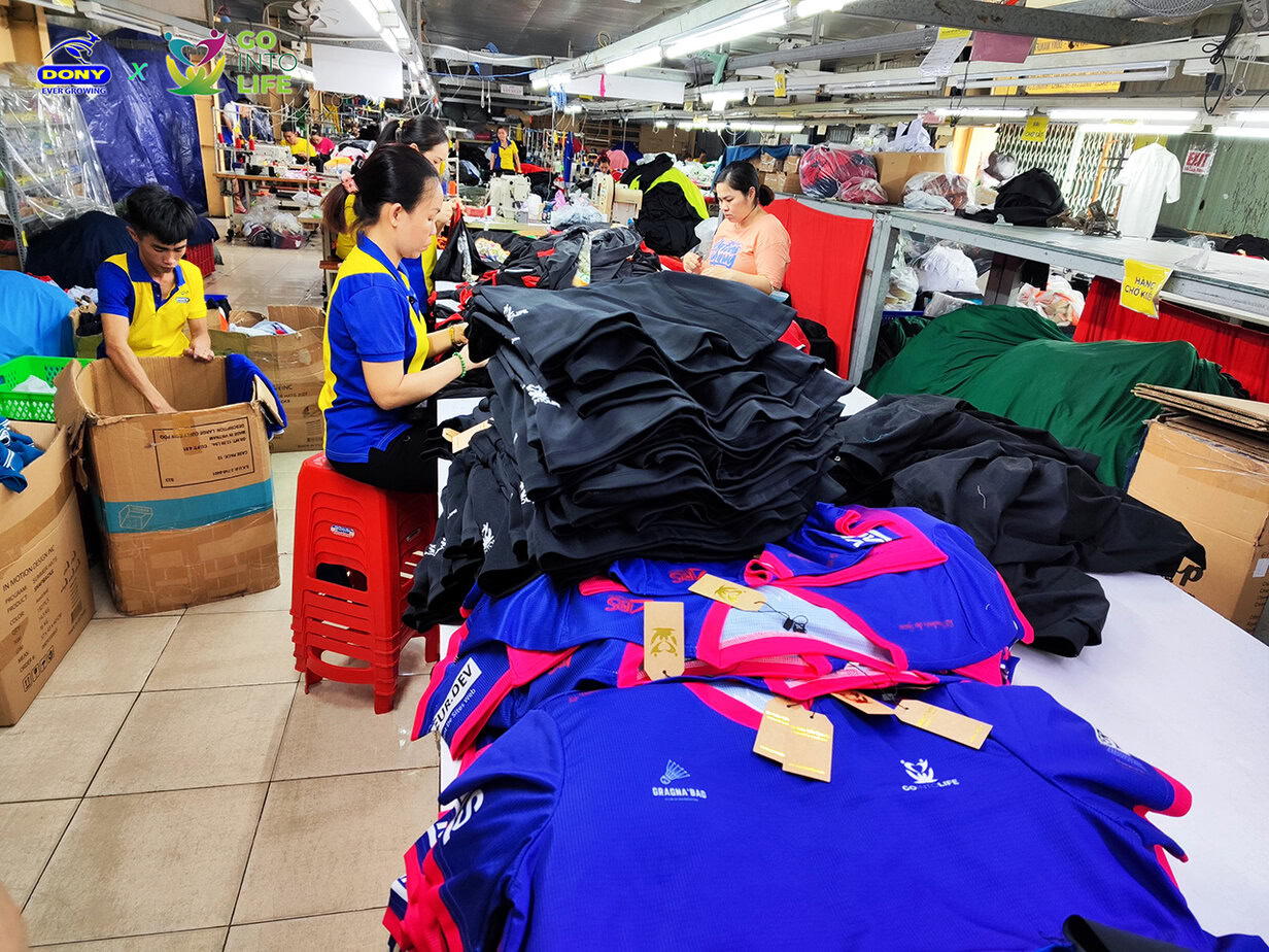 - BECOME THE SUPPLIER FOR A SPORTS UNIFORMS BRAND IN FRANCE